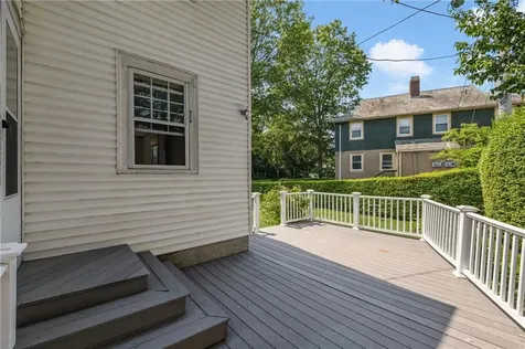 81 Old Fort Road Newport RI 02840