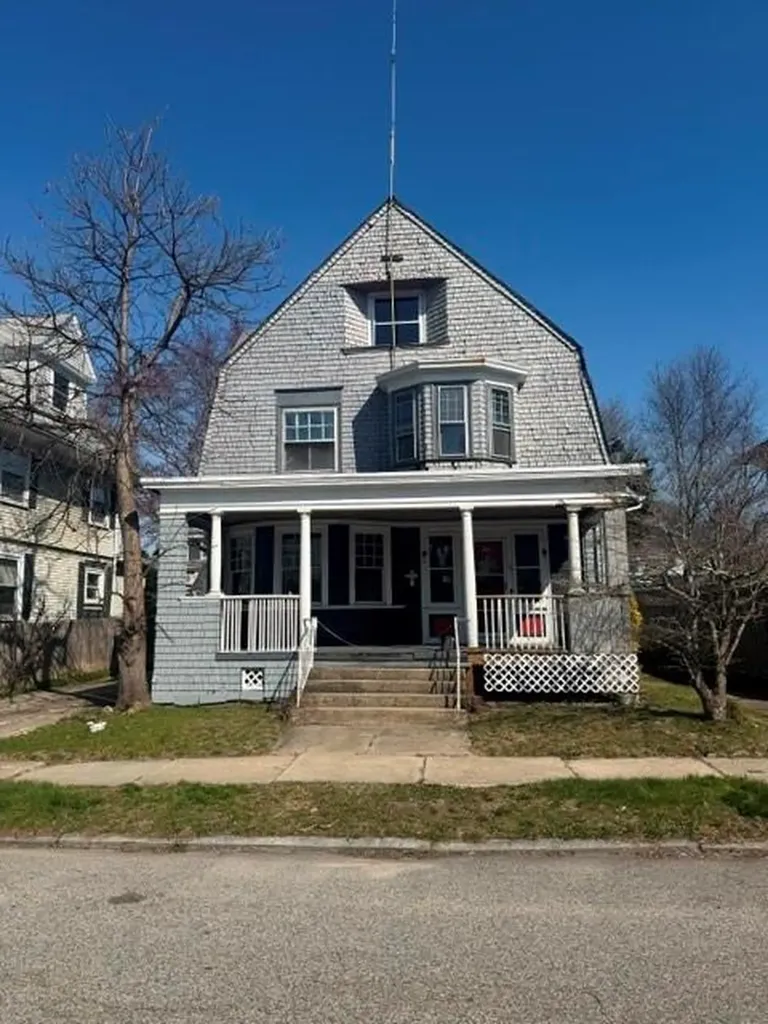 107 Massasoit Avenue Cranston RI 02905