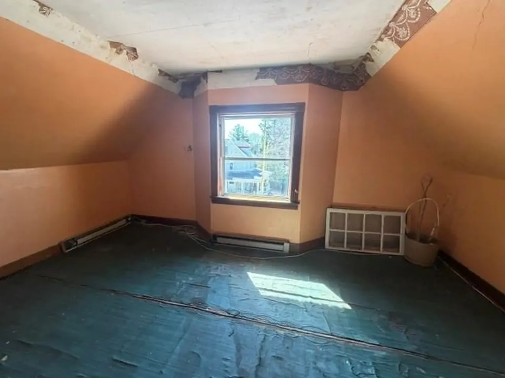 107 Massasoit Avenue Cranston RI 02905