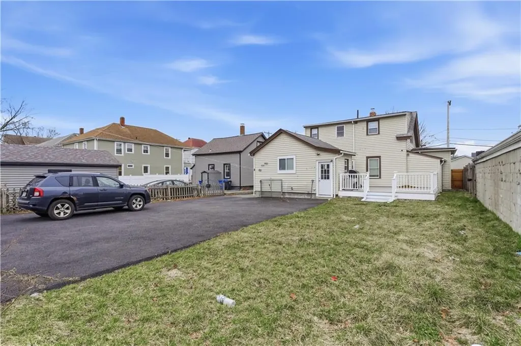 215 Kenyon Avenue Pawtucket RI 02861