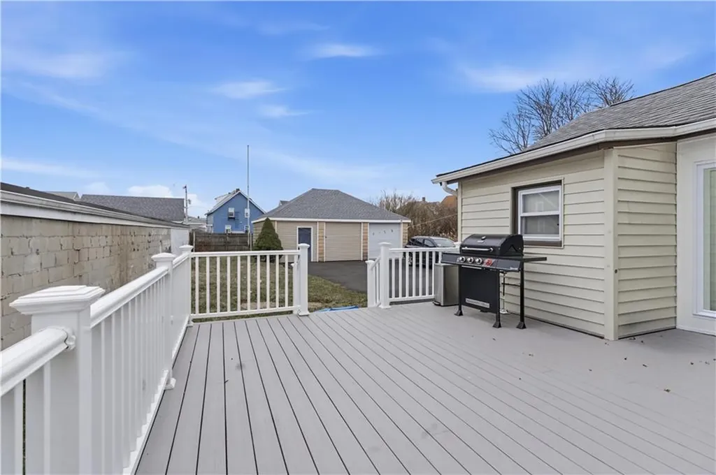 215 Kenyon Avenue Pawtucket RI 02861