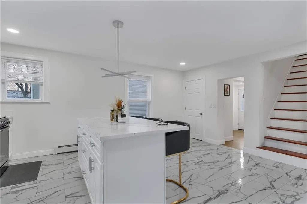 215 Kenyon Avenue Pawtucket RI 02861