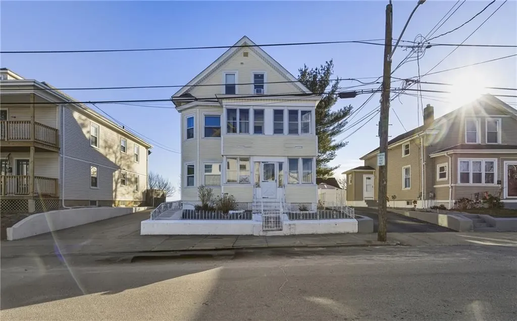 60 62 Hendricks Street Central Falls RI 02863