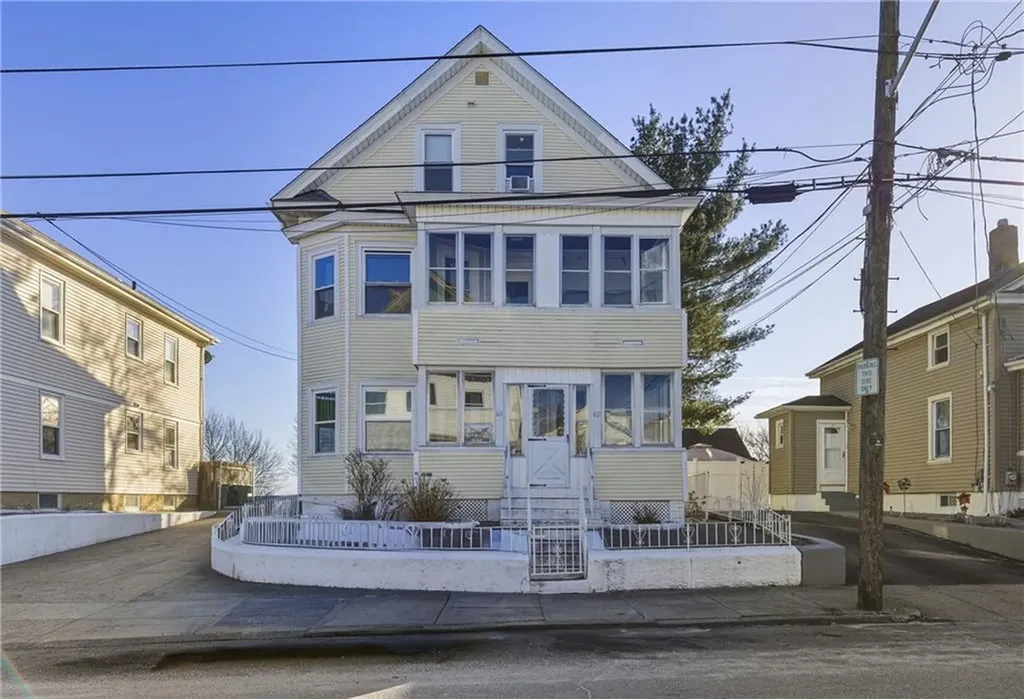 60 62 Hendricks Street Central Falls RI 02863