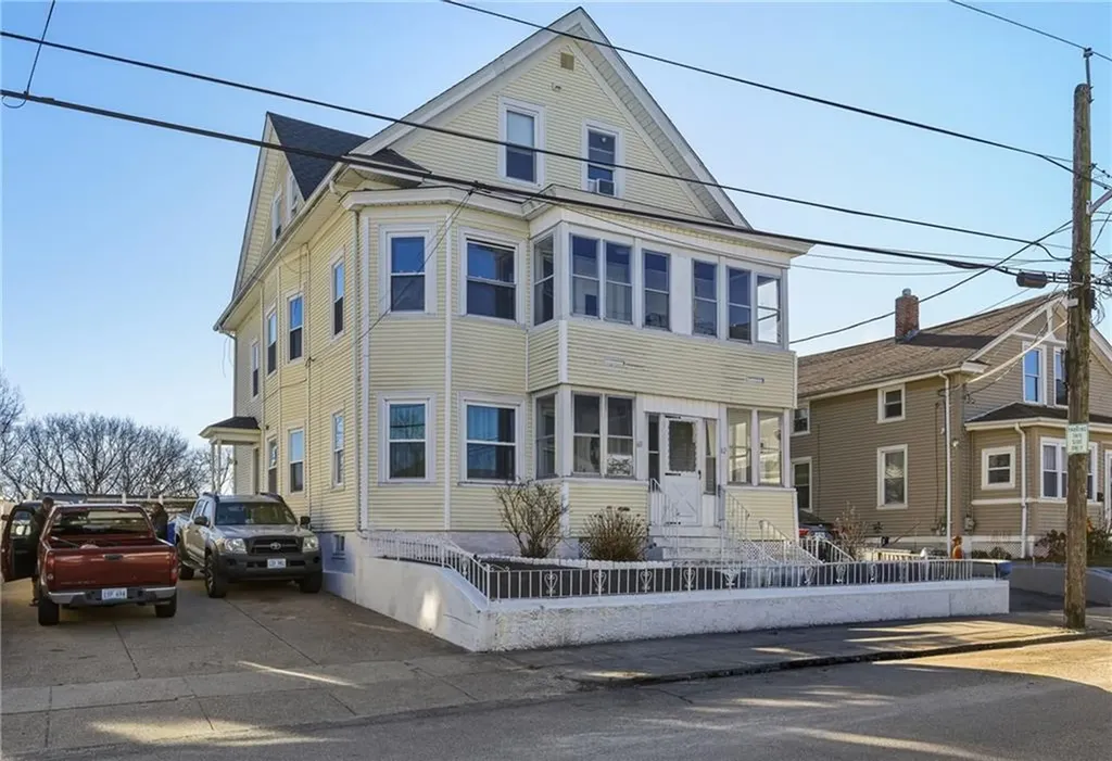 60 62 Hendricks Street Central Falls RI 02863