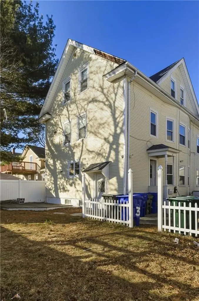 60 62 Hendricks Street Central Falls RI 02863