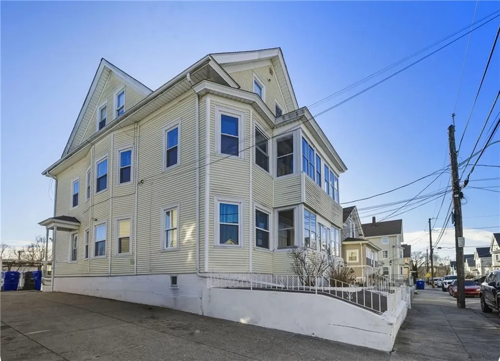 60 62 Hendricks Street Central Falls RI 02863