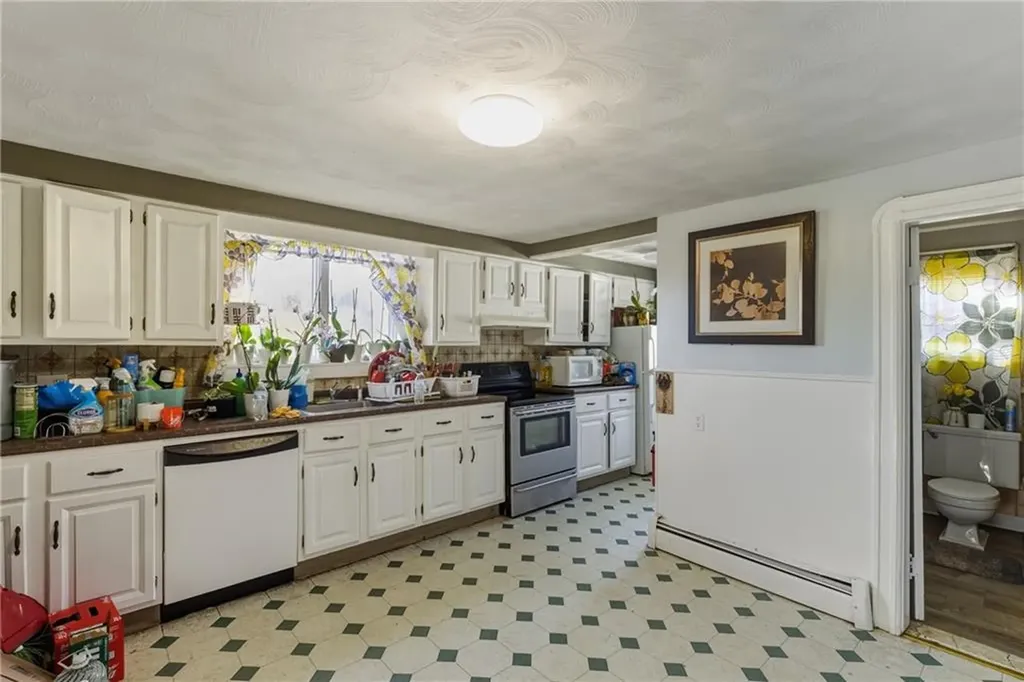 60 62 Hendricks Street Central Falls RI 02863