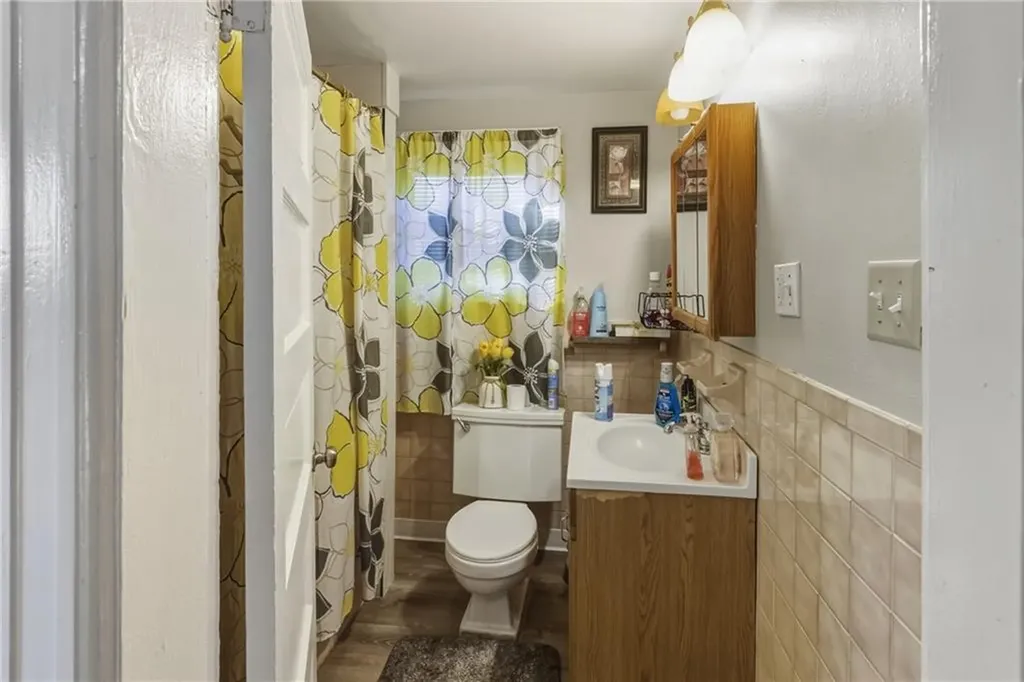 60 62 Hendricks Street Central Falls RI 02863