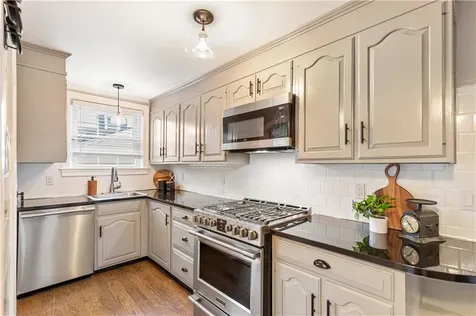 61 Bishop Avenue East Providence RI 02916