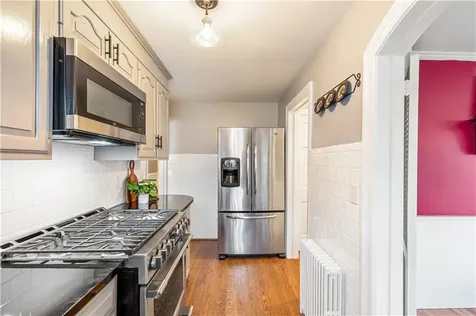 61 Bishop Avenue East Providence RI 02916