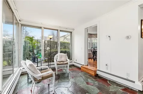 61 Bishop Avenue East Providence RI 02916