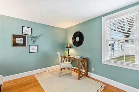 61 Bishop Avenue East Providence RI 02916