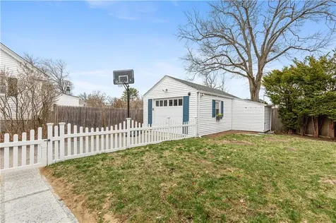 61 Bishop Avenue East Providence RI 02916