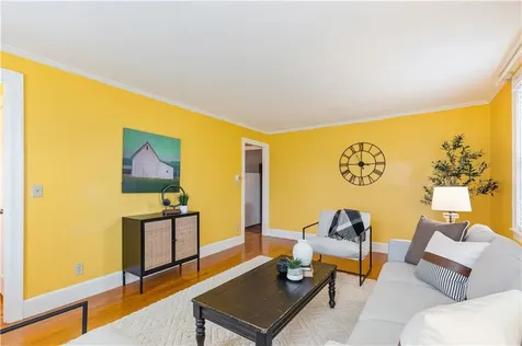 61 Bishop Avenue East Providence RI 02916