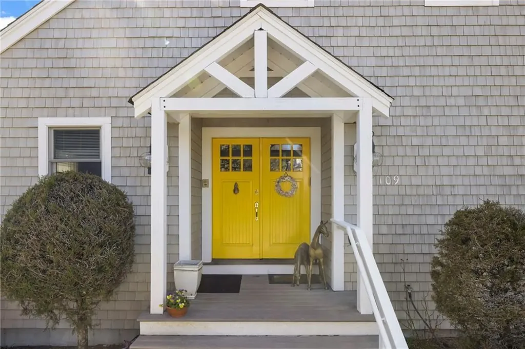 109 Umiak Avenue Jamestown RI 02835