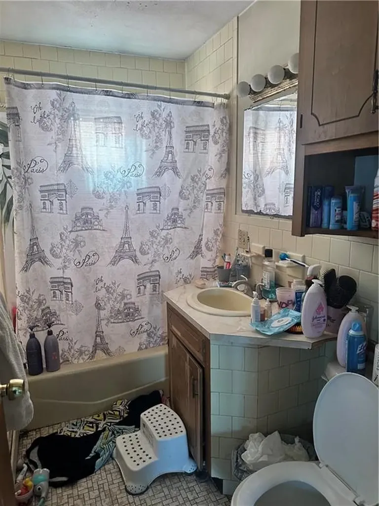 5 Washington Avenue Cranston RI 02920