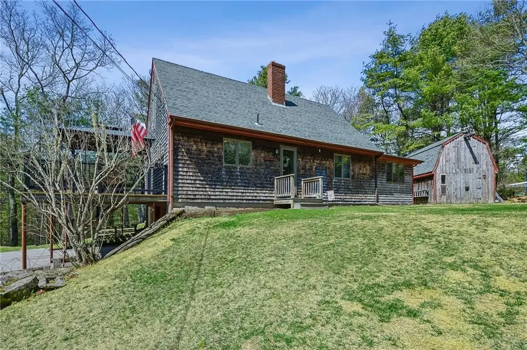 320 Shannock Road South Kingstown RI 02879