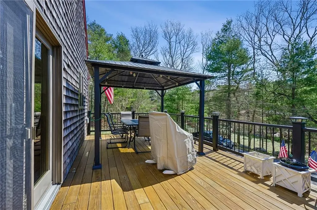 320 Shannock Road South Kingstown RI 02879