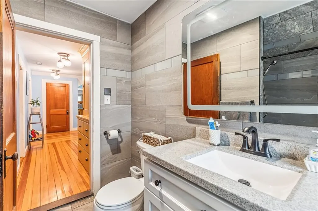 300 Farmington Avenue Cranston RI 02920