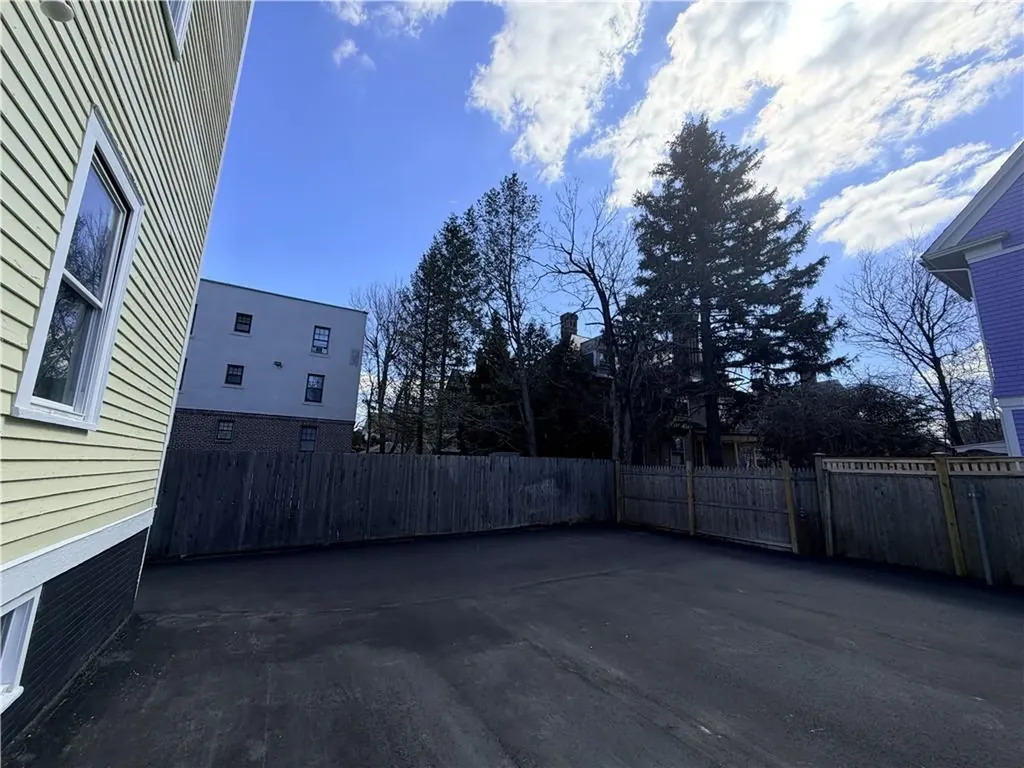 98 100 Whitmarsh Street Providence RI 02907