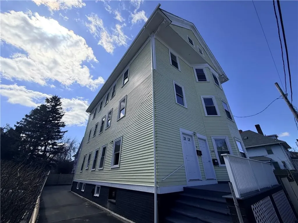 98 100 Whitmarsh Street Providence RI 02907