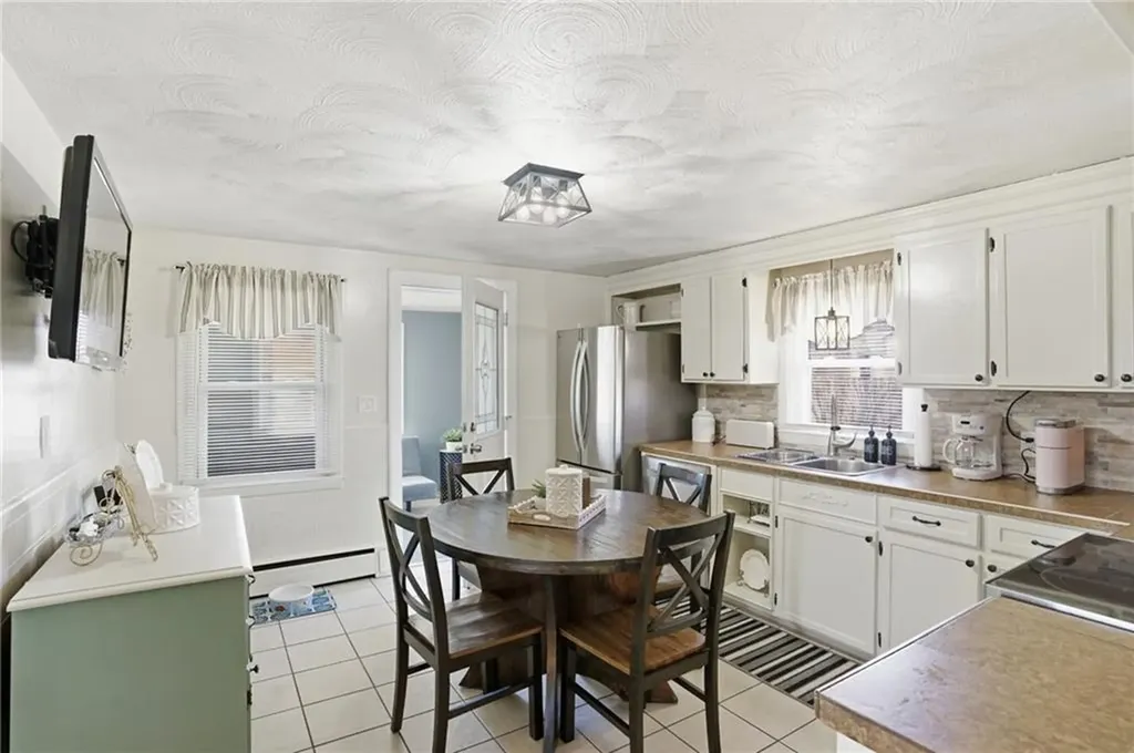 514 Killingly Street Johnston RI 02919
