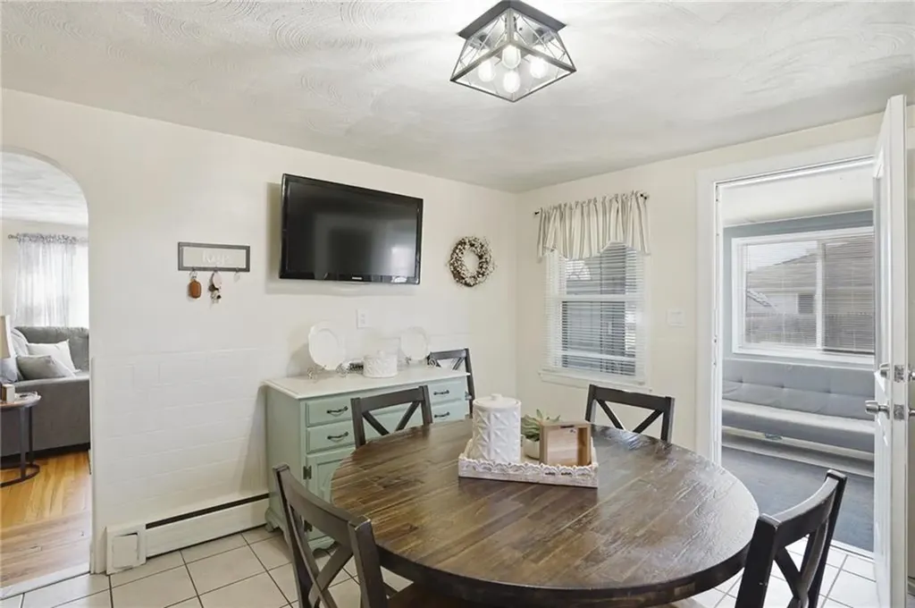 514 Killingly Street Johnston RI 02919