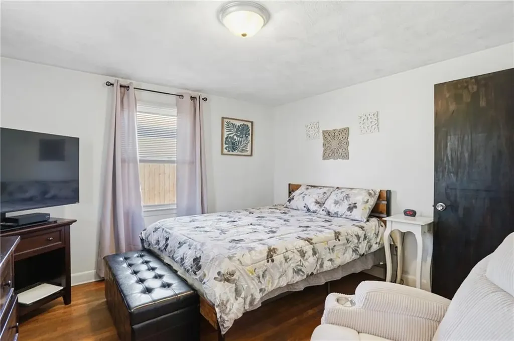 514 Killingly Street Johnston RI 02919