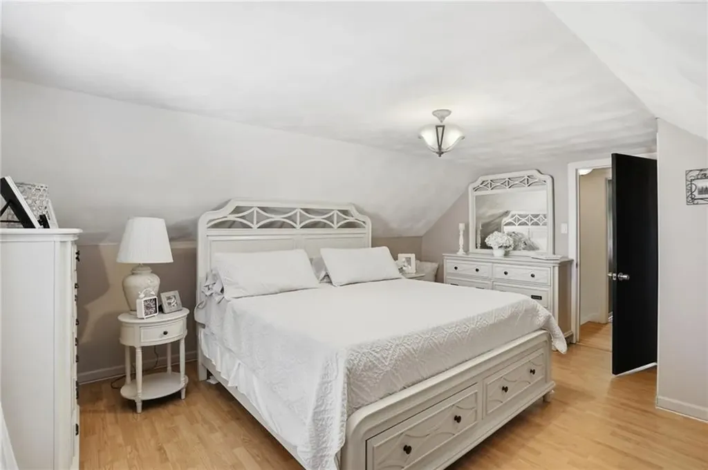 514 Killingly Street Johnston RI 02919