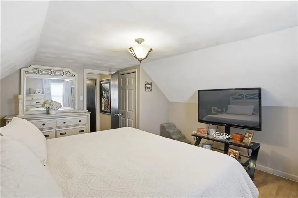 514 Killingly Street Johnston RI 02919