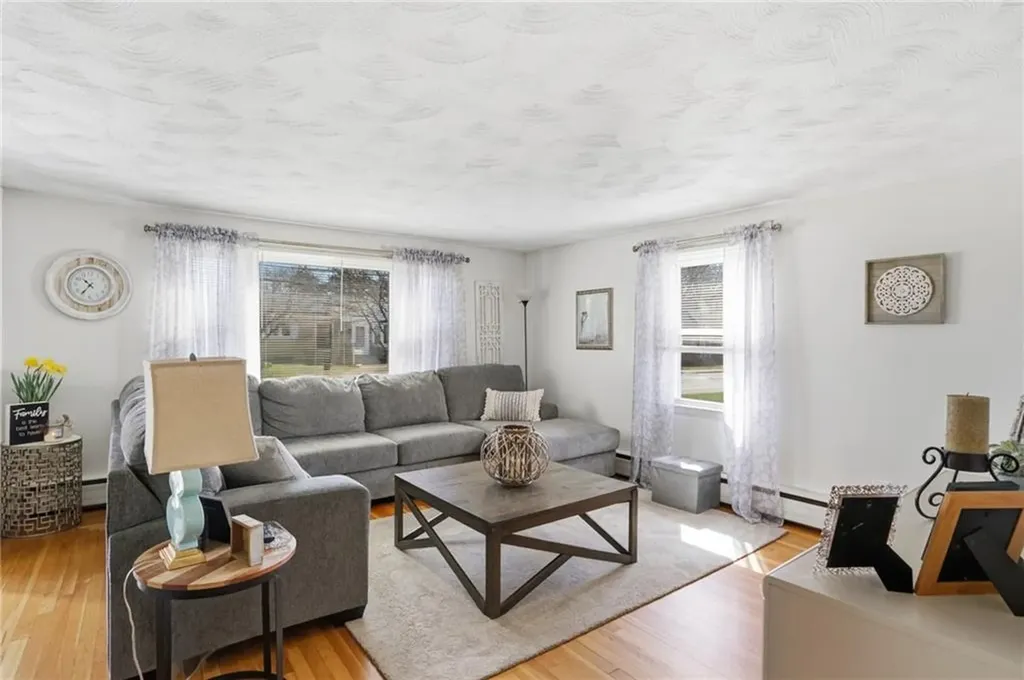 514 Killingly Street Johnston RI 02919