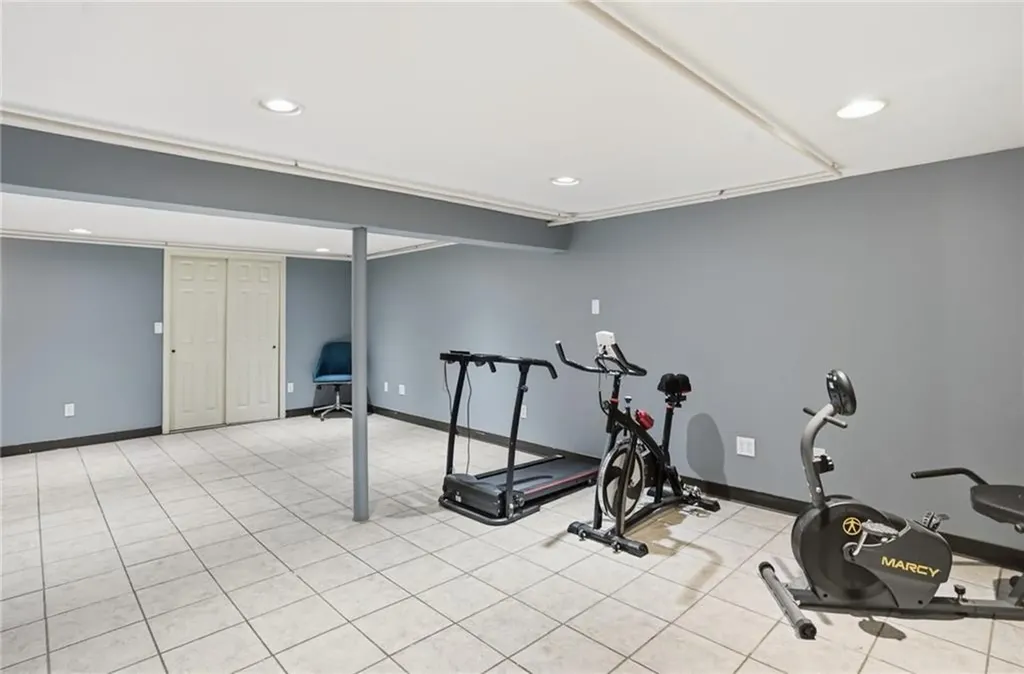 514 Killingly Street Johnston RI 02919