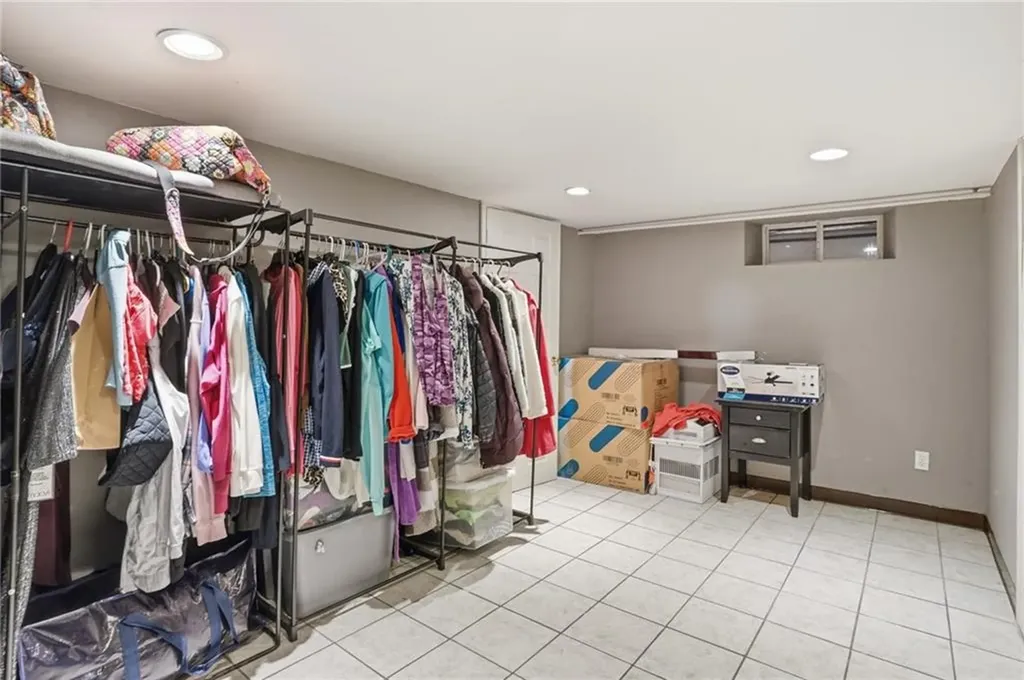 514 Killingly Street Johnston RI 02919