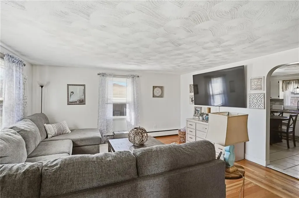 514 Killingly Street Johnston RI 02919