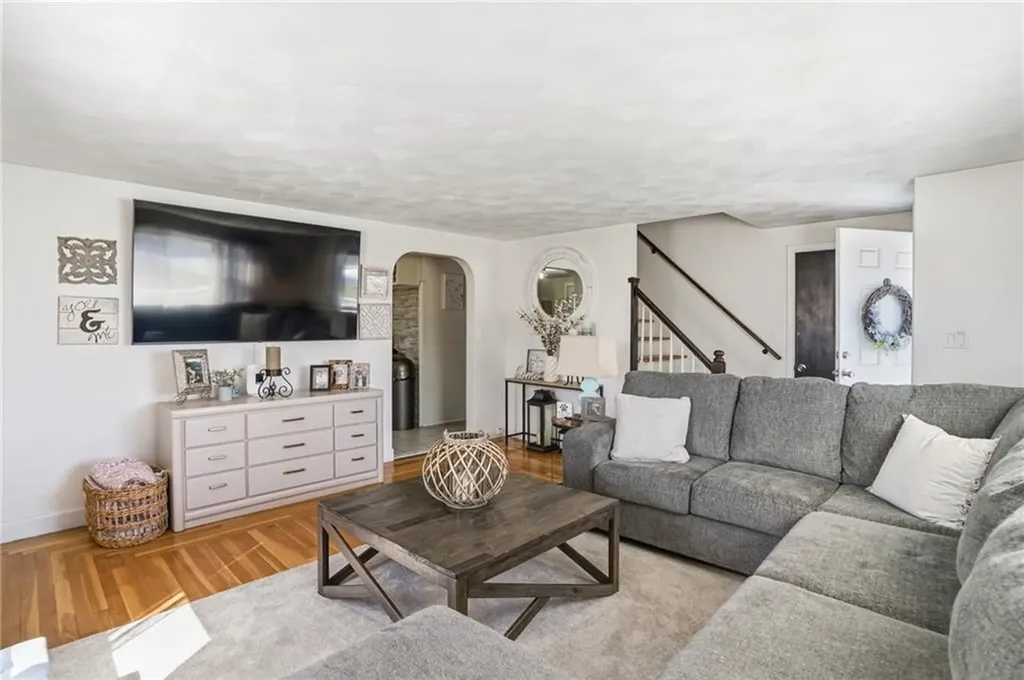 514 Killingly Street Johnston RI 02919