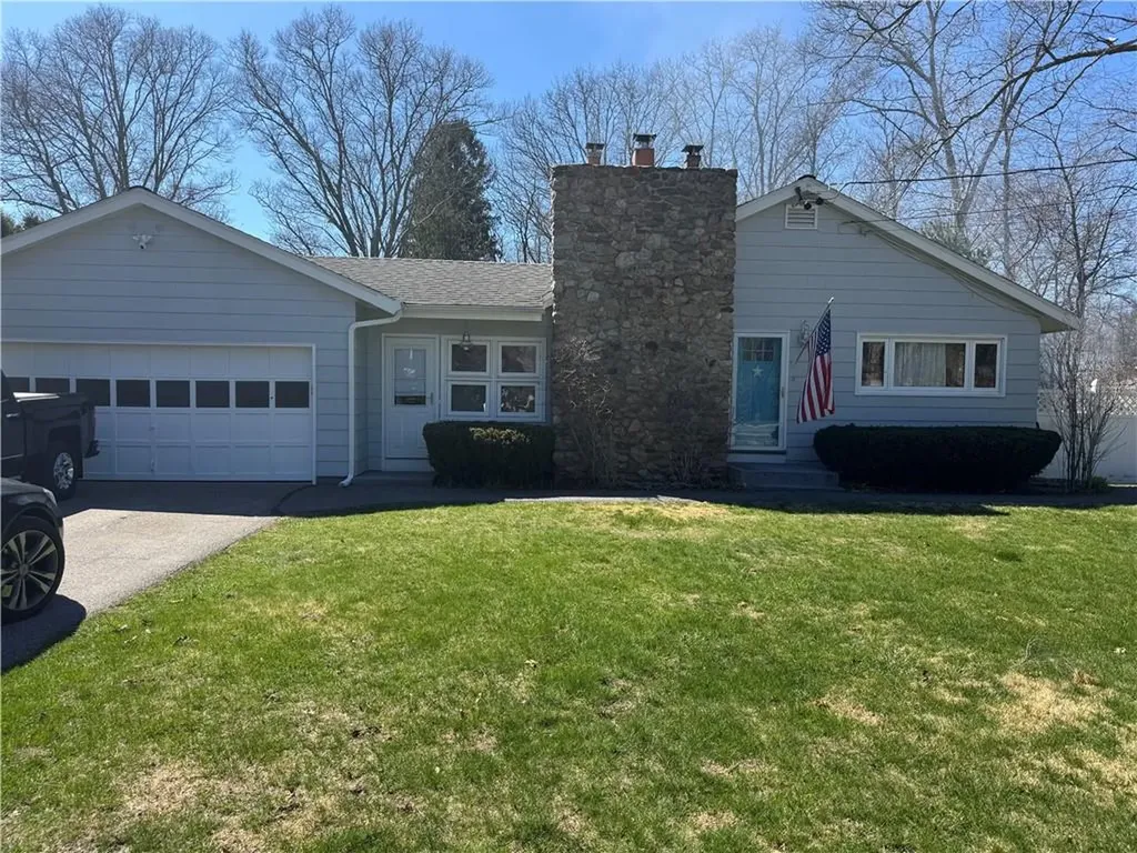 71 Crandall Road Tiverton RI 02878