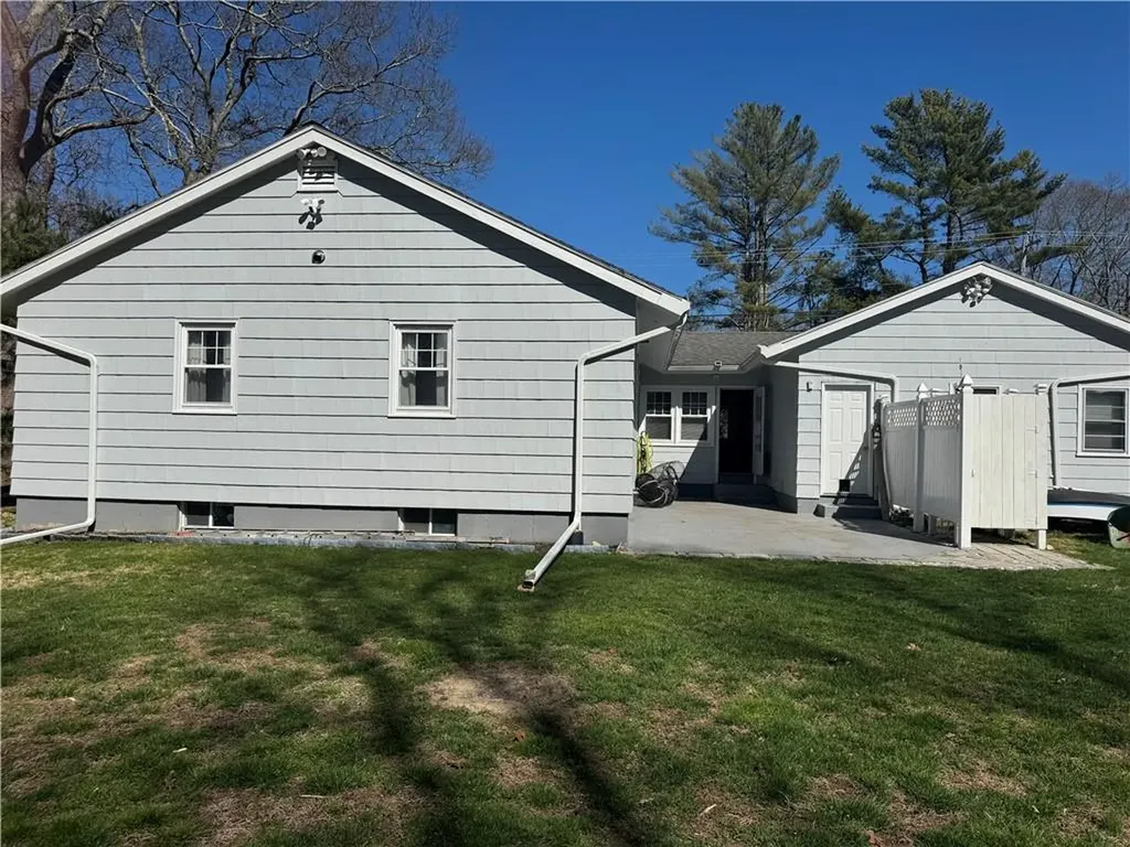 71 Crandall Road Tiverton RI 02878