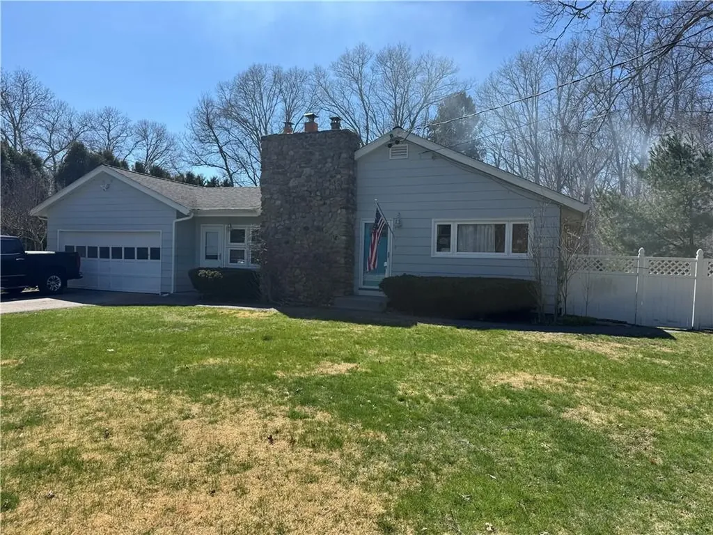 71 Crandall Road Tiverton RI 02878