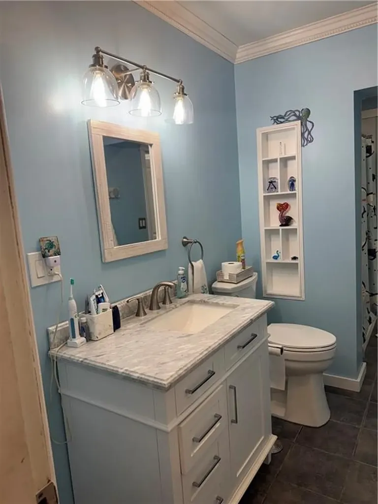 71 Crandall Road Tiverton RI 02878