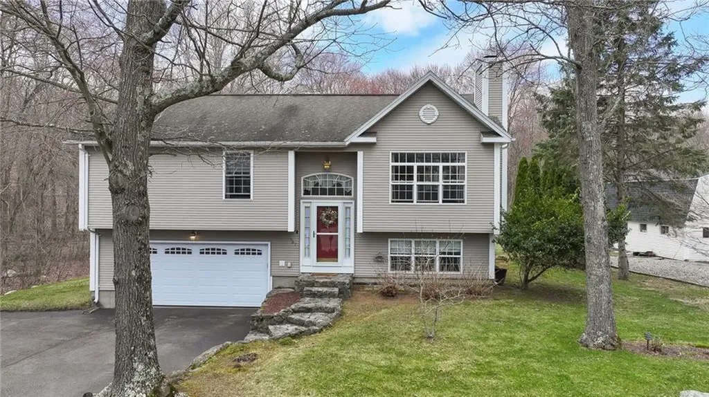 367 Commonwealth Avenue Warwick RI 02886