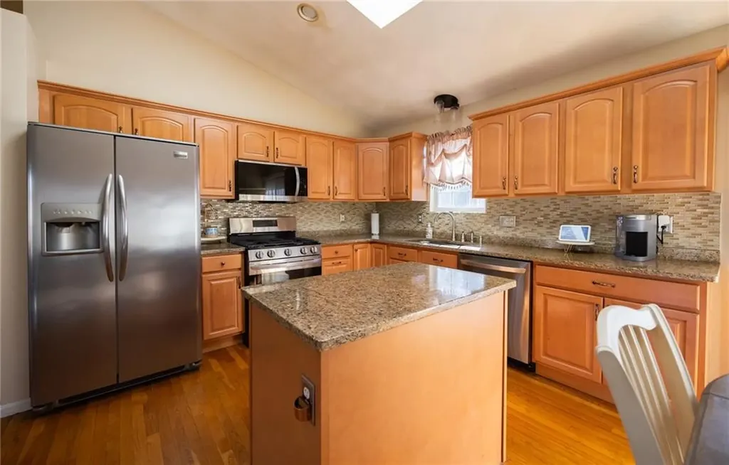 367 Commonwealth Avenue Warwick RI 02886