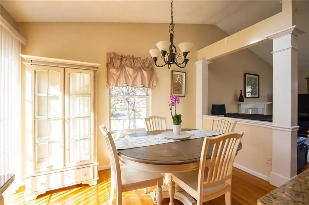 367 Commonwealth Avenue Warwick RI 02886