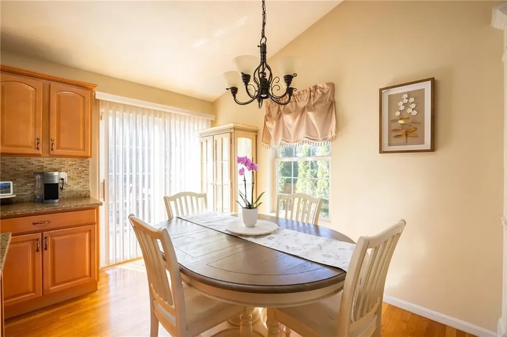 367 Commonwealth Avenue Warwick RI 02886
