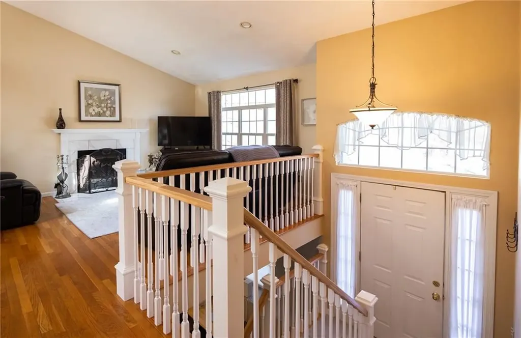 367 Commonwealth Avenue Warwick RI 02886
