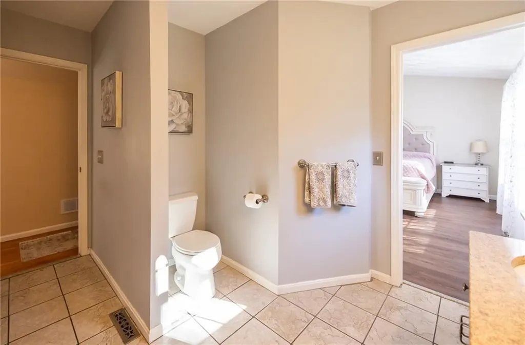 367 Commonwealth Avenue Warwick RI 02886