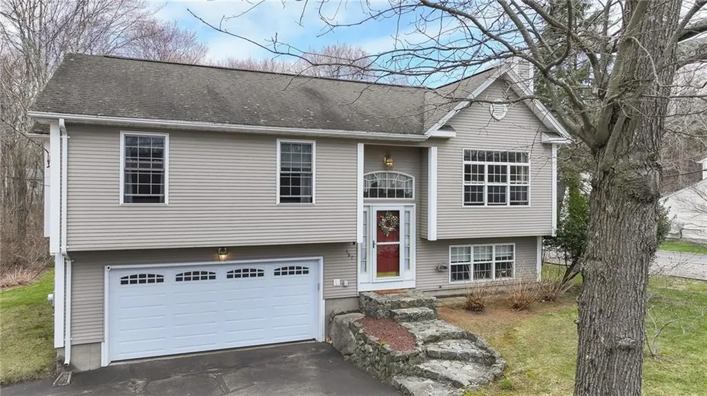 367 Commonwealth Avenue Warwick RI 02886