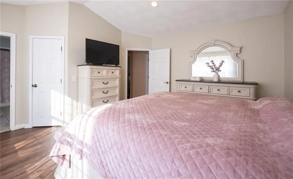 367 Commonwealth Avenue Warwick RI 02886