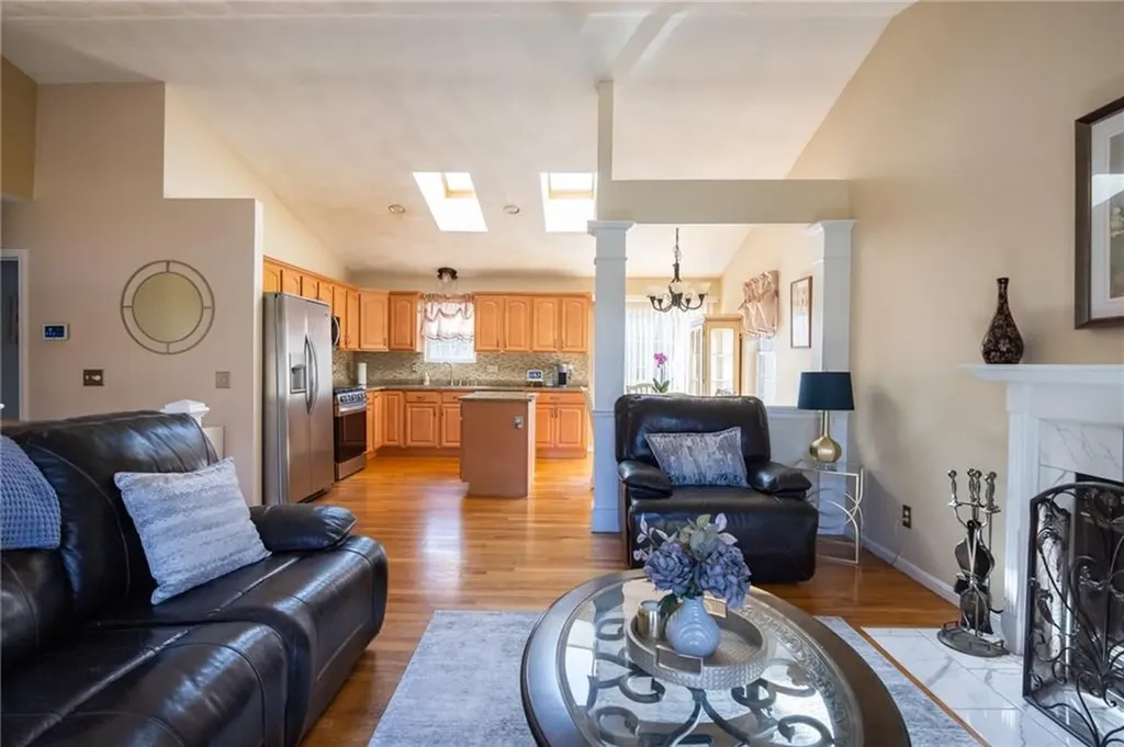 367 Commonwealth Avenue Warwick RI 02886