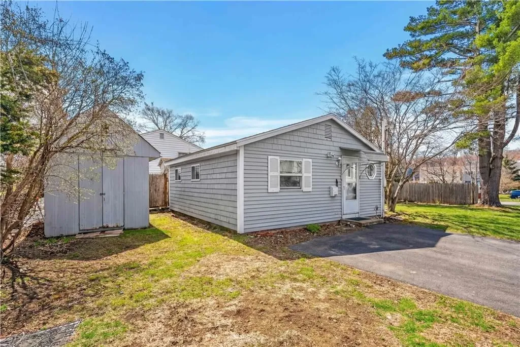 34 Steere Avenue North Providence RI 02911
